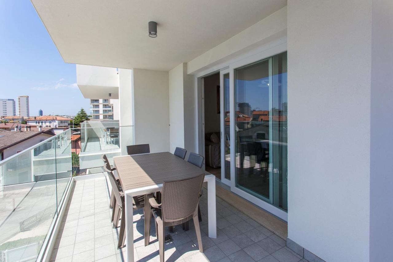 Immobiliare Jvl - Vm2 Apartment ลิโดดิเยโซโล ภายนอก รูปภาพ
