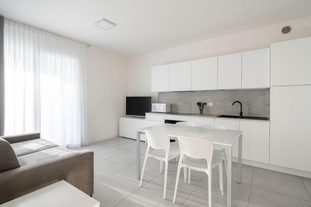 Immobiliare Jvl - Vm2 Apartment ลิโดดิเยโซโล ภายนอก รูปภาพ